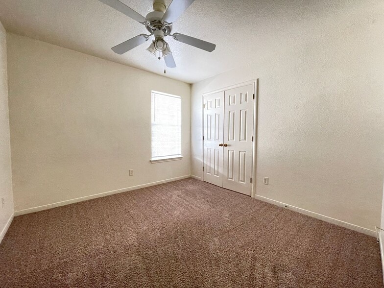 Building Photo - 4800 John David Dr