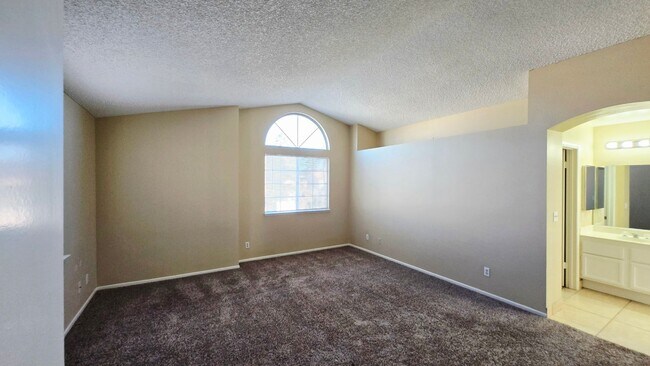 Building Photo - 9013 Quiet Cove Way