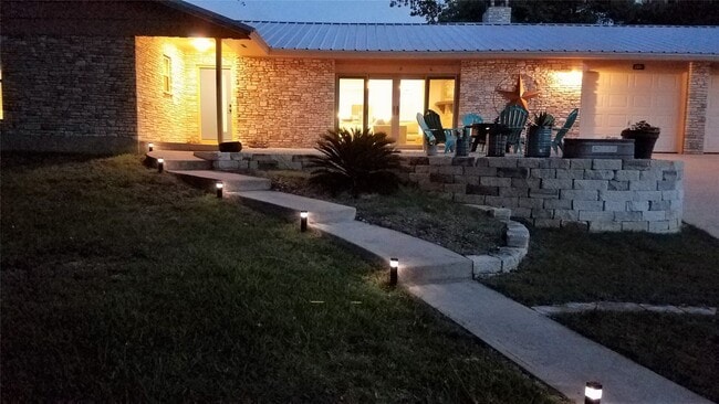 Building Photo - 2055 Island View