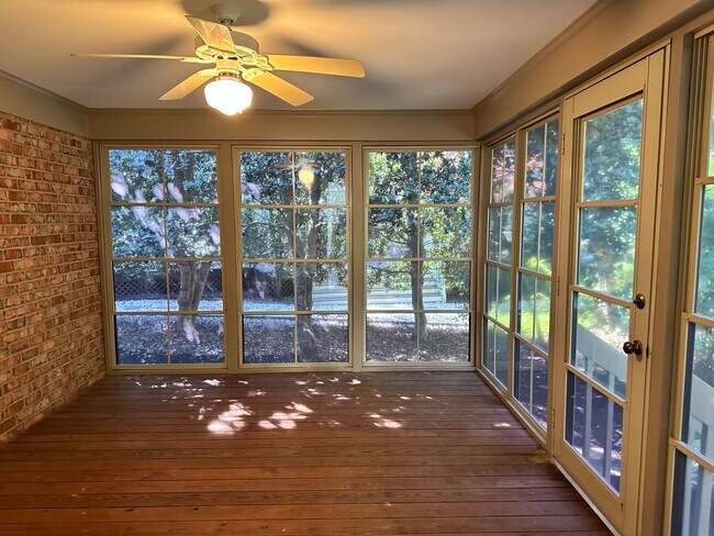 Building Photo - Beautiful home for rent in Fords Colony! Available Now!