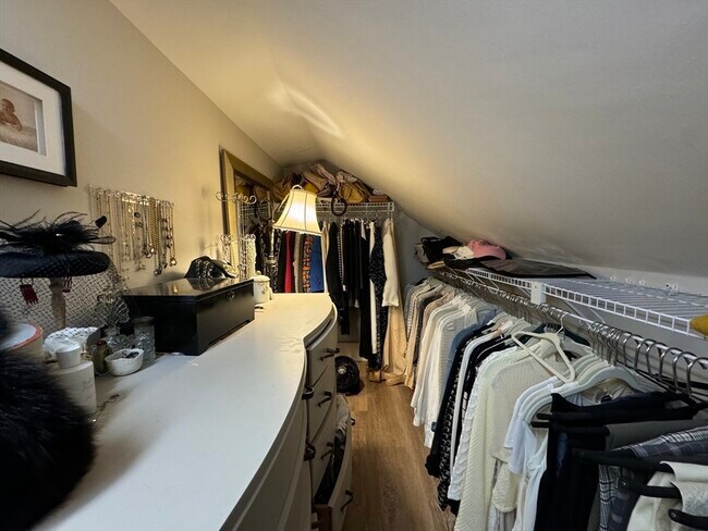 Building Photo - 32 Atherton Rd