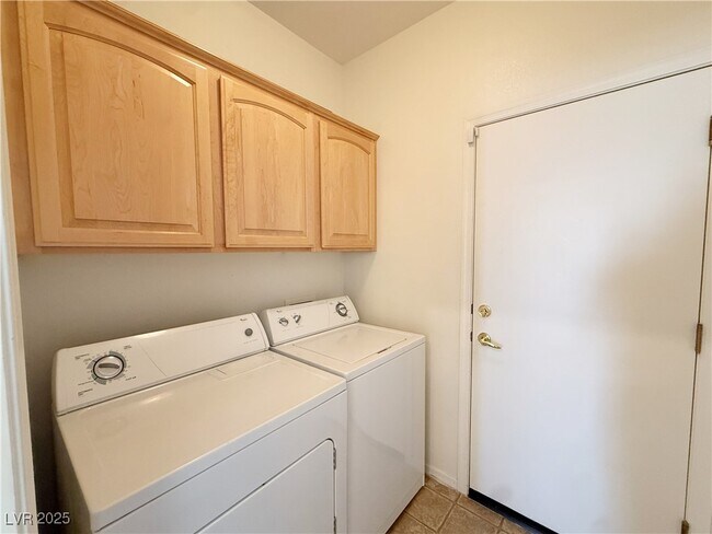 Building Photo - 2384 Spirito Ave