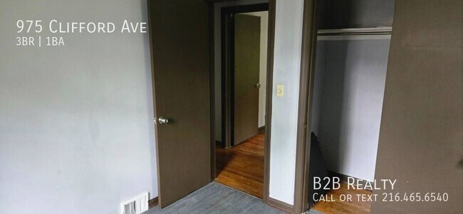 Building Photo - 975 Clifford Ave