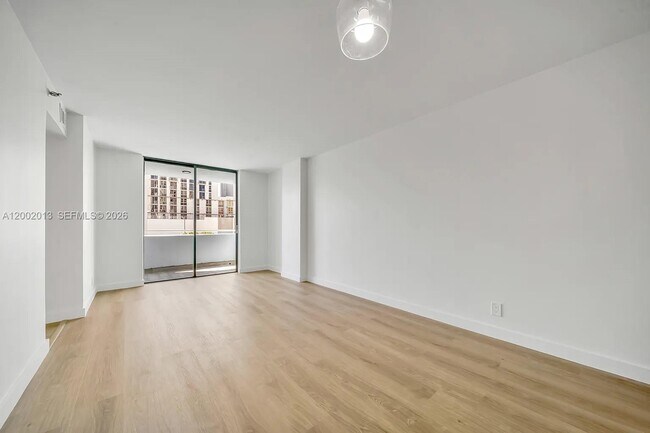 Building Photo - 501 SW 1st St