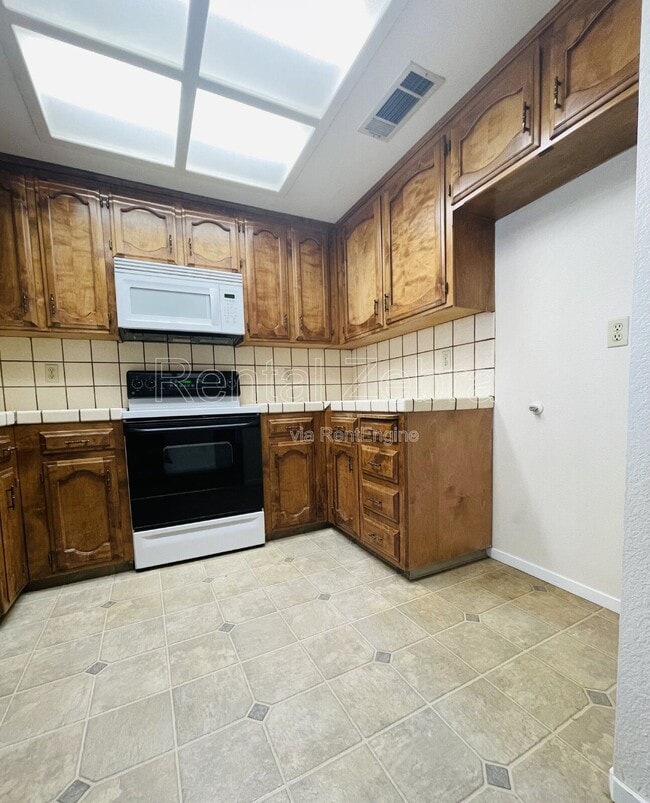 Building Photo - 3068 Colony Park Dr