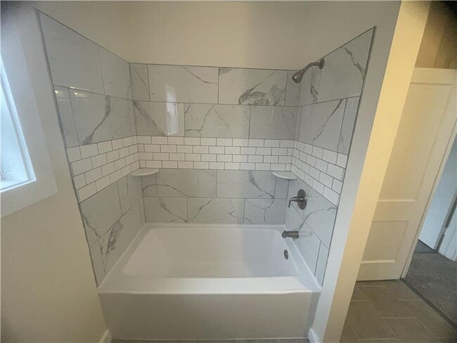 Building Photo - 316 Henry Ave