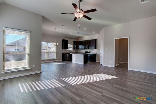 Building Photo - 1122 Lilac Ledge Dr