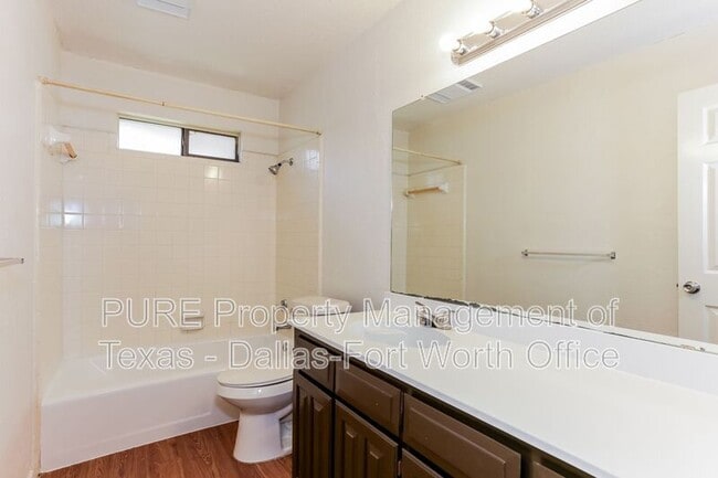 Building Photo - 928 Freestone Dr