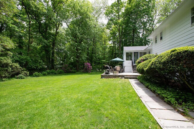 Building Photo - 39 Whiffle Tree Ln