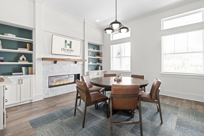 Building Photo - 901 Kelly Green Ln