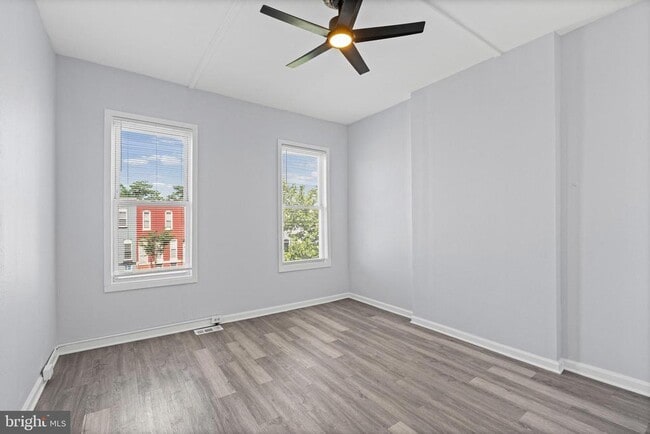 Building Photo - 1669 N Milton Ave