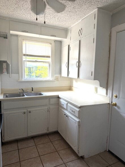 Building Photo - 1117 NW 38th St