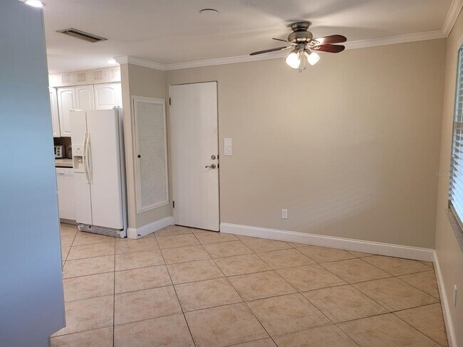 Building Photo - 3157 Goldenrod St