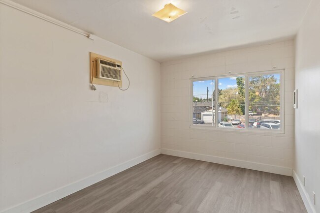 Building Photo - Chavez 426 Basin St NW 1 Unit + 1 Com
