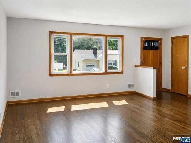 Building Photo - 432 Hamilton Pl