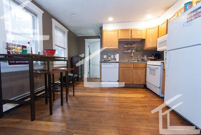 Building Photo - HOT ALLSTON LISTING!!!!