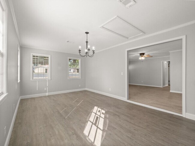 Building Photo - 506 Vernon St