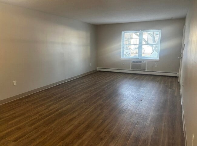 Building Photo - 65 Frank's Ln