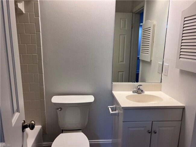 Building Photo - 947 Wildwood Square Ct