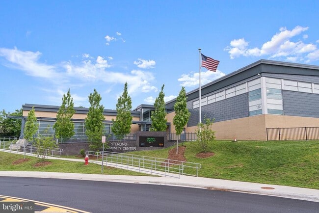 Building Photo - 1044 Ramsgate Ct