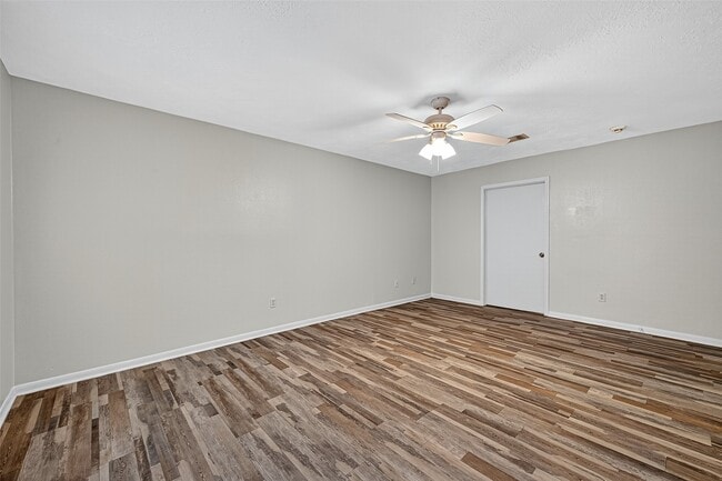 Building Photo - 3303 Palm Desert Ln