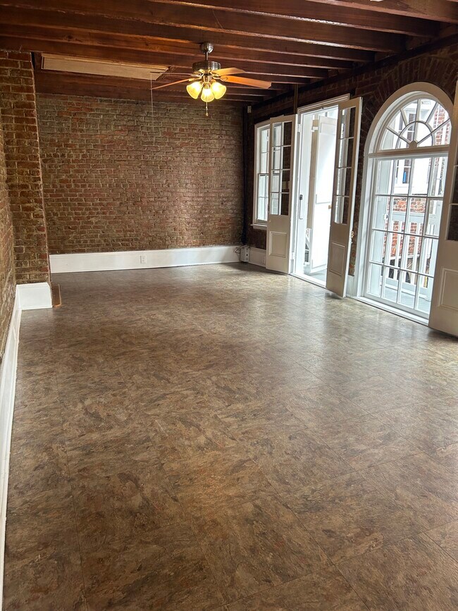 Building Photo - 1331 Decatur St