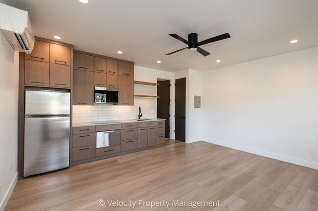 Building Photo - 3344 NW Celilo Ln