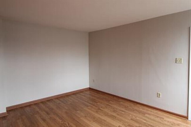 Building Photo - 845 Western Ave