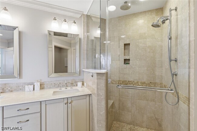 Building Photo - 9123 Strada Pl