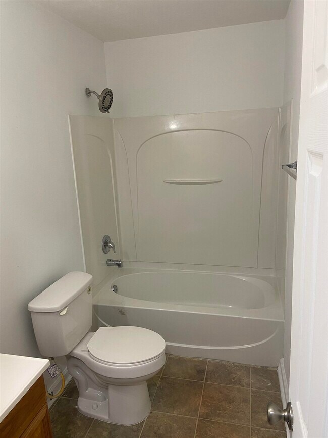 Building Photo - 214 White Dr