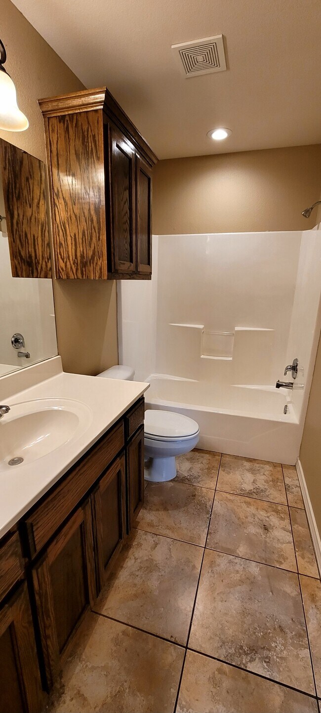 Building Photo - 7252 Mansions Dr