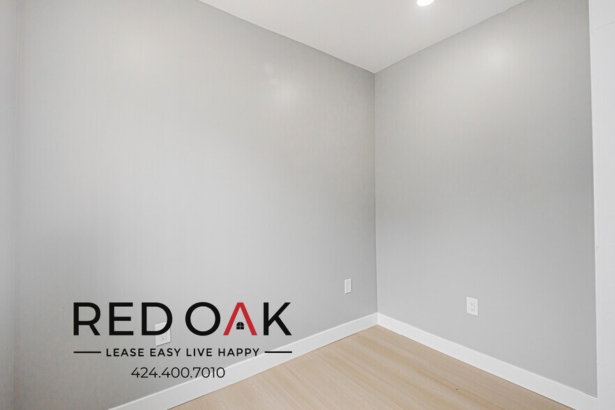 Building Photo - 340 W 87th St
