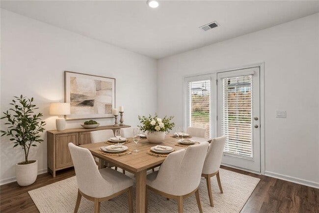 Building Photo - 166 Champlain Rd