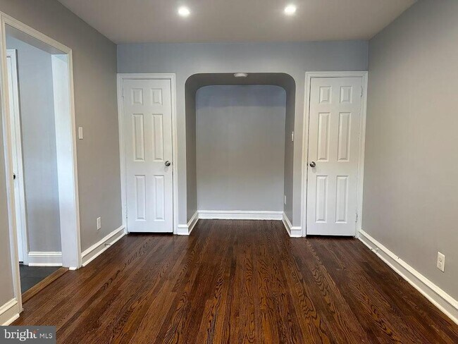 Building Photo - 39 S Easton Rd