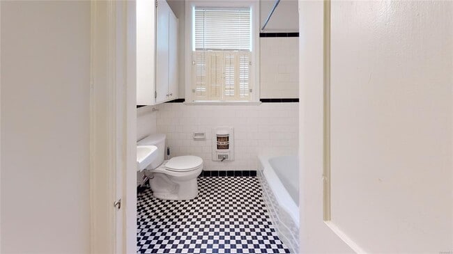 Building Photo - 603 Hubbard Ave