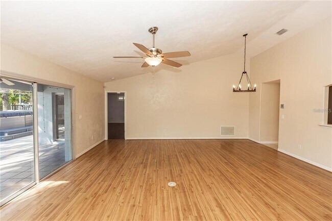 Building Photo - 12 Peruvian Ln