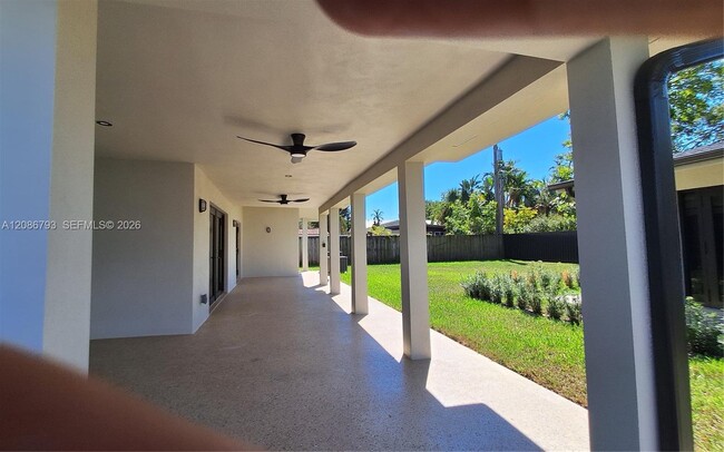 Building Photo - 216 Shadow Way