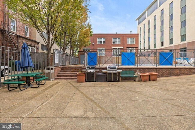 Building Photo - 1401 17th St NW