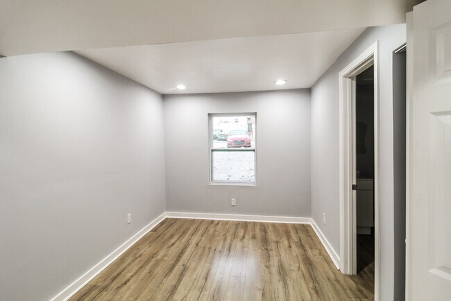 Building Photo - Fantastic 4bd/3ba home! Let yourself in!