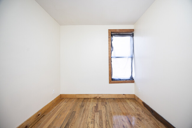 Building Photo - 336 Starr St