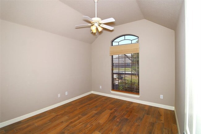 Building Photo - 119 Dove Trail