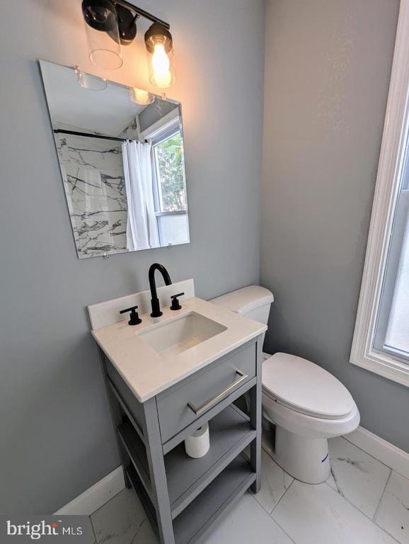 Building Photo - 1539 S Stillman St