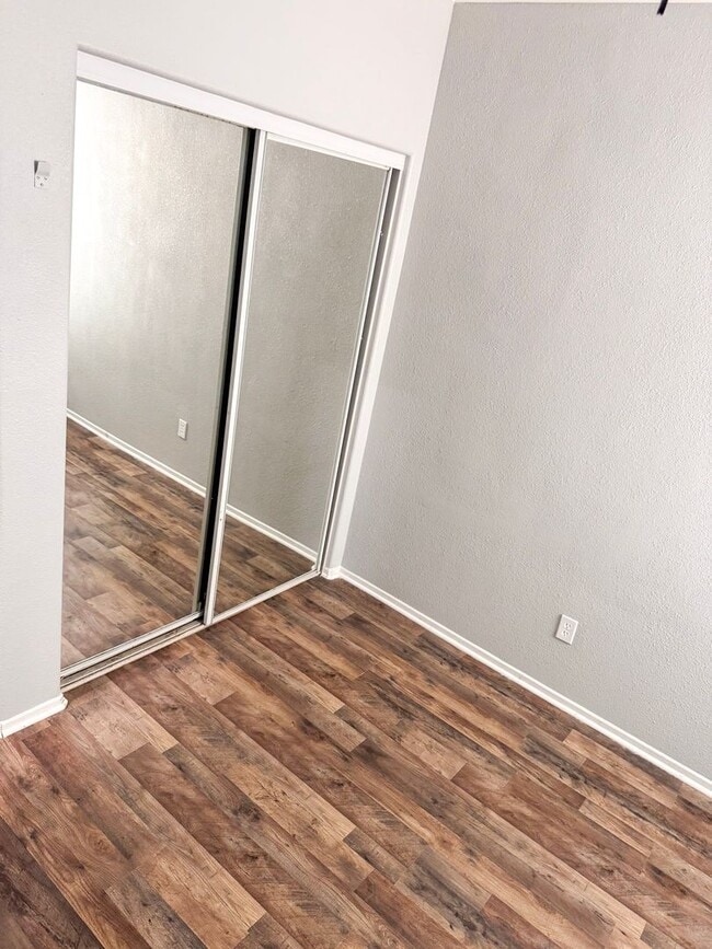 Building Photo - All utilities included -  One Bedroom Juni...