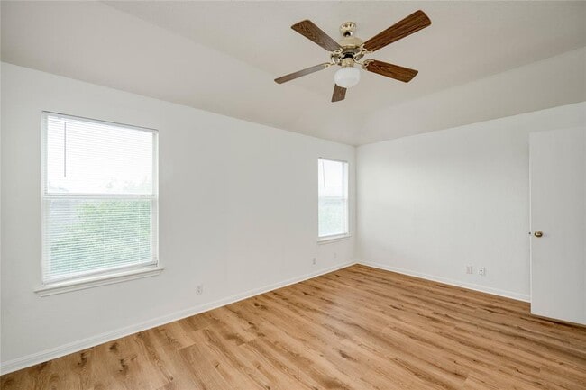 Building Photo - 348 Spillway Dr