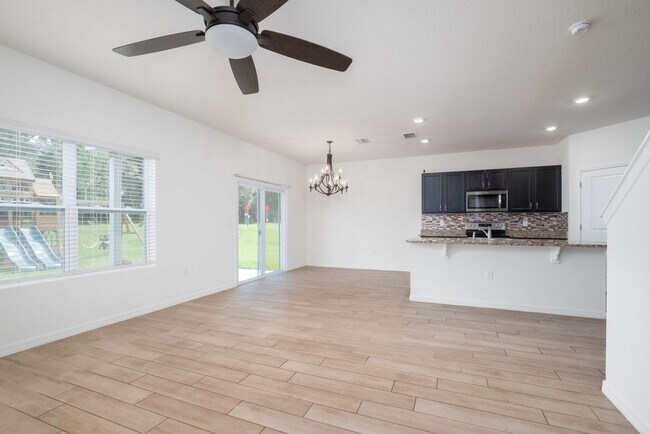Building Photo - Spacious 5BR House in Gainesville