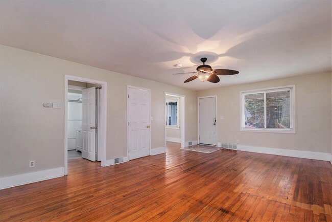 Building Photo - 23739 Cayuga Ave