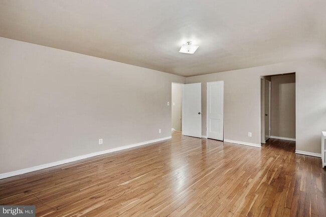 Building Photo - 3209 19th Rd N