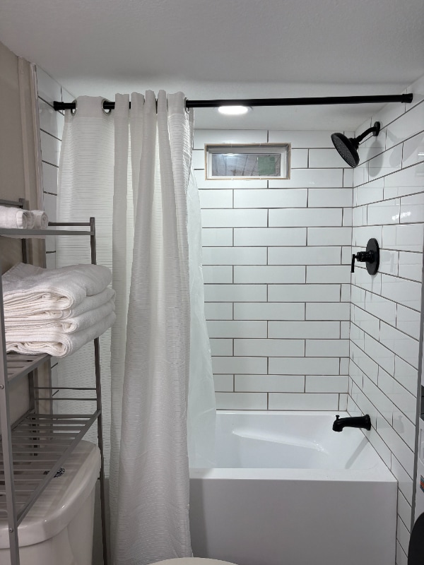 Building Photo - 6832 W Fillmore St