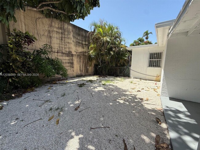 Building Photo - 600 NW 116th Terrace
