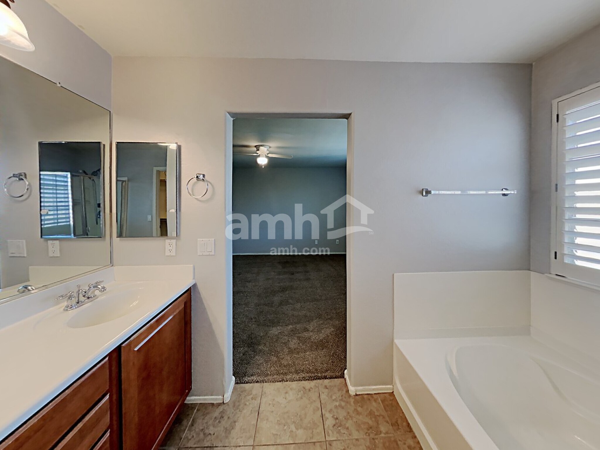 Building Photo - 7024 W Branham Ln